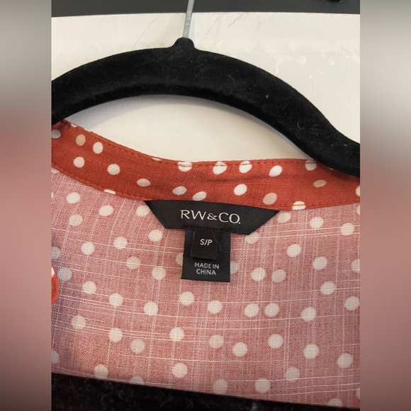 NWOT RW&CO blouse - Picture 4 of 4